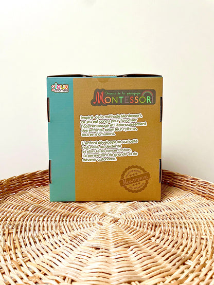 Jeu Montessori – Apprendre à faire ses lacets